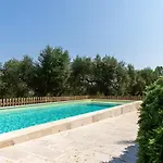 Tenuta Mastricale Con Piscina - Torre Antica E Trullo Putignano