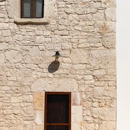 Tenuta Mastricale Con Piscina - Torre Antica E Trullo Putignano