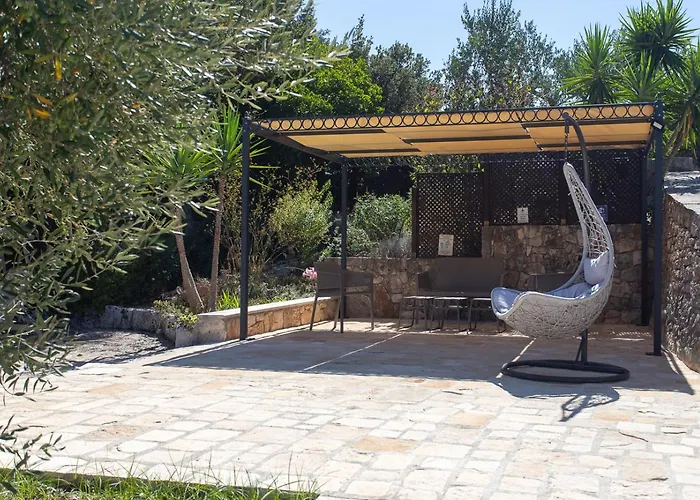 Tenuta Mastricale Con Piscina - Torre Antica E Trullo Willa Putignano