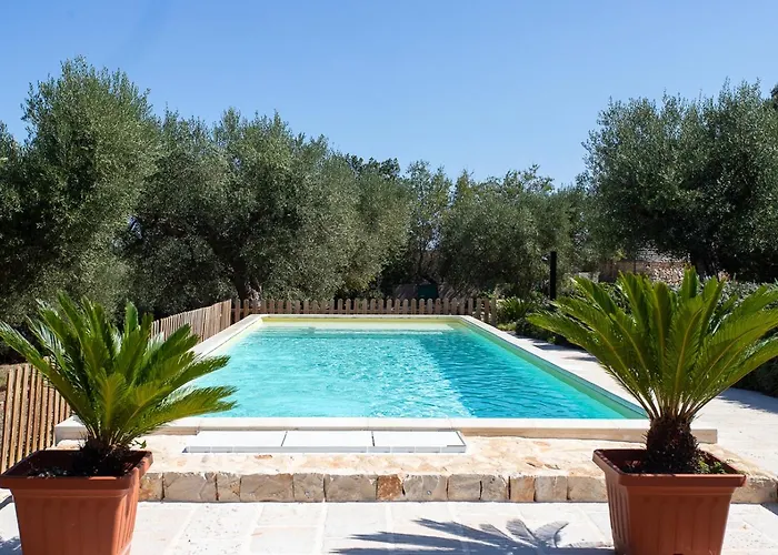 Tenuta Mastricale Con Piscina - Torre Antica E Trullo וילה