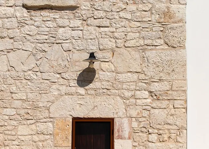 Tenuta Mastricale Con Piscina - Torre Antica E Trullo Putignano