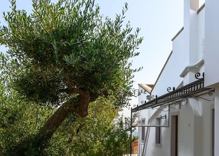 Tenuta Mastricale Con Piscina - Torre Antica E Trullo