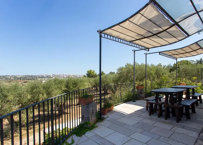 Tenuta Mastricale Con Piscina - Torre Antica E Trullo וילה פוטיניאנו