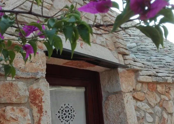 Willa Tenuta Mastricale Con Piscina - Torre Antica E Trullo Putignano
