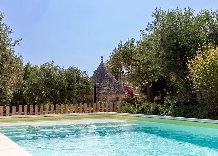 Tenuta Mastricale Con Piscina - Torre Antica E Trullo Willa Putignano